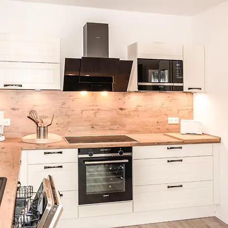 4 Bedroom Stunning In *