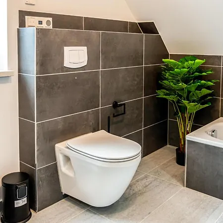 4 Bedroom Stunning In Сasa de vacaciones Jesendorf