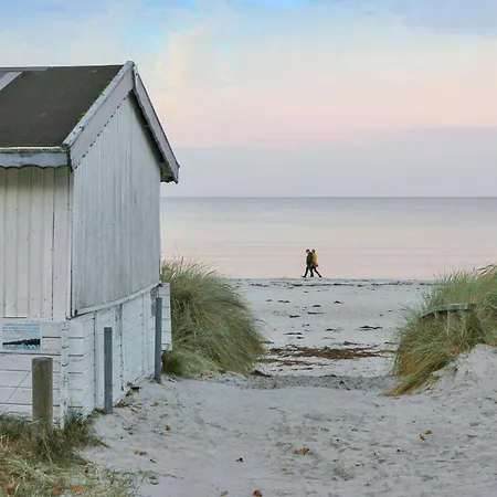 4 Bedroom Stunning In Сasa de vacaciones Jesendorf