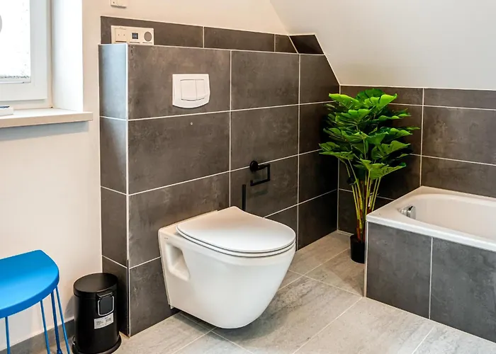 4 Bedroom Stunning In بيت للعطل Jesendorf