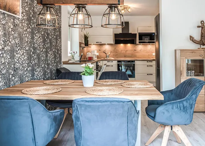 4 Bedroom Stunning In بيت للعطل Jesendorf